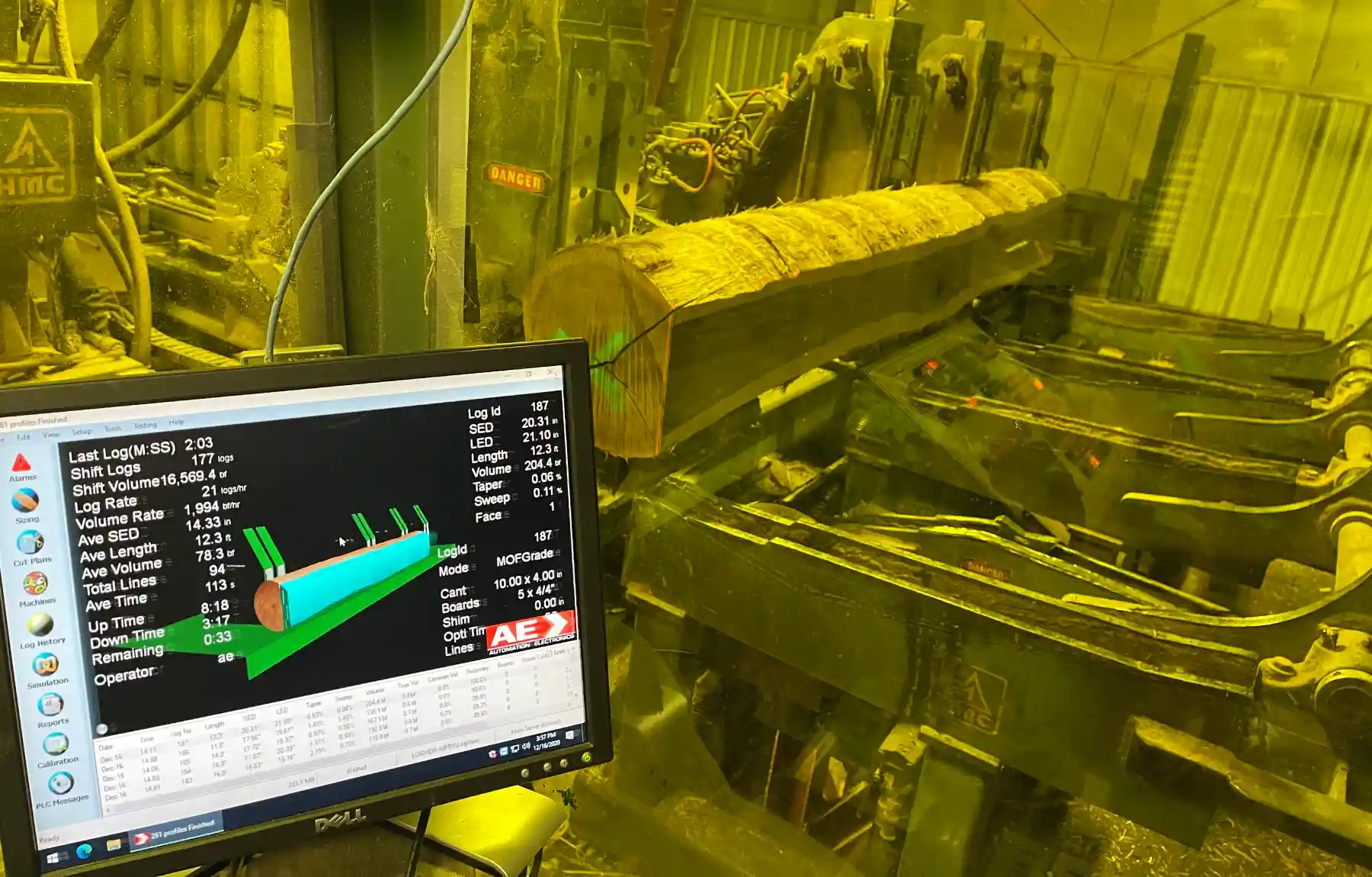 Monitor showing sawmill stats